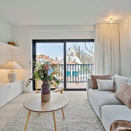 Huswell - Renovated By The In * Knokke-Heist